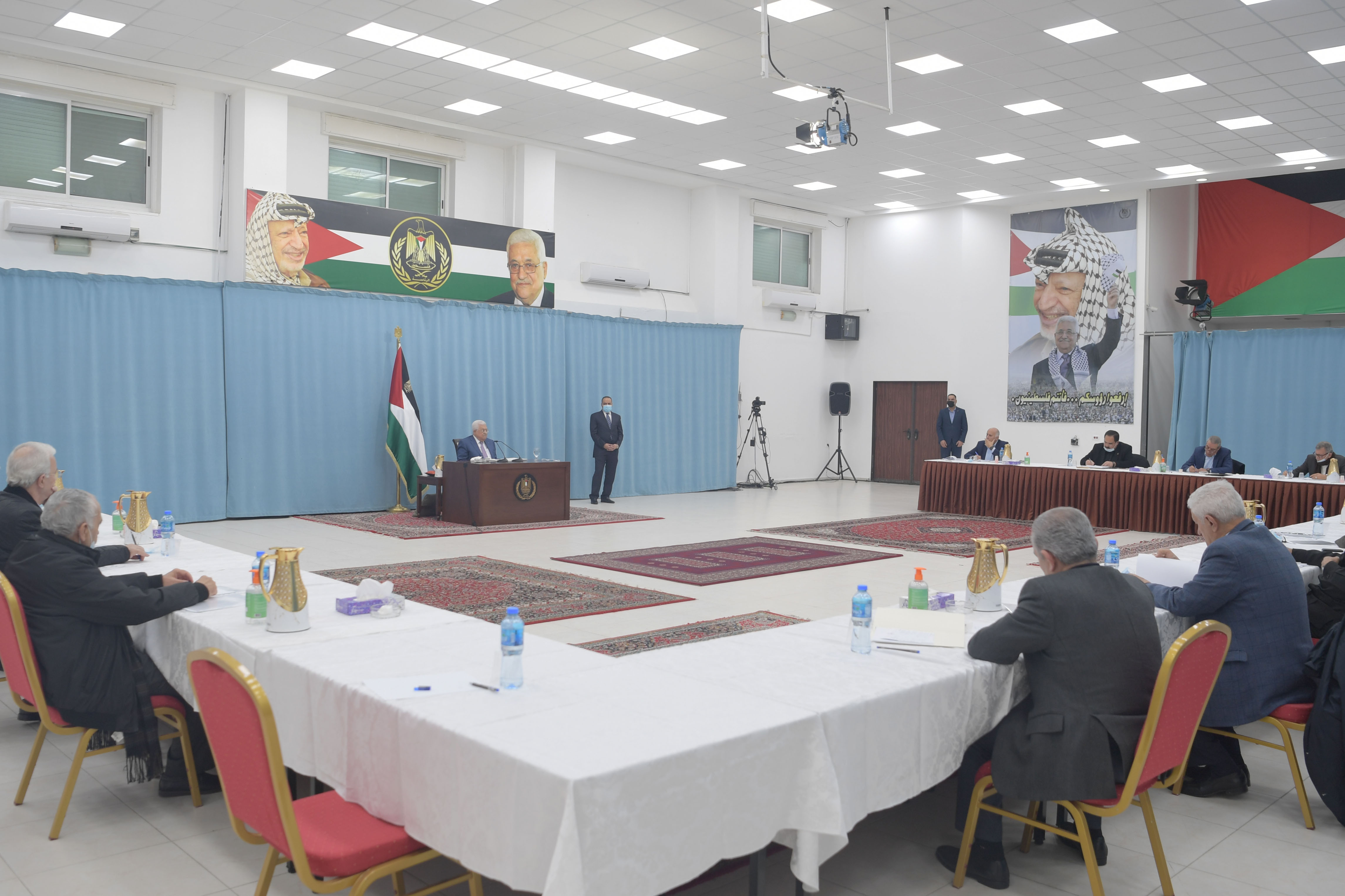 الرئيس يترأس اجتماعا للجنة المركزية لحركة فتح. تصوير وفا