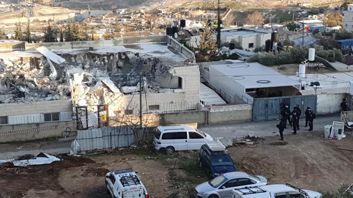 الاحتلال يهدم منزلًا في القدس المحتلة-تصوير: وفا