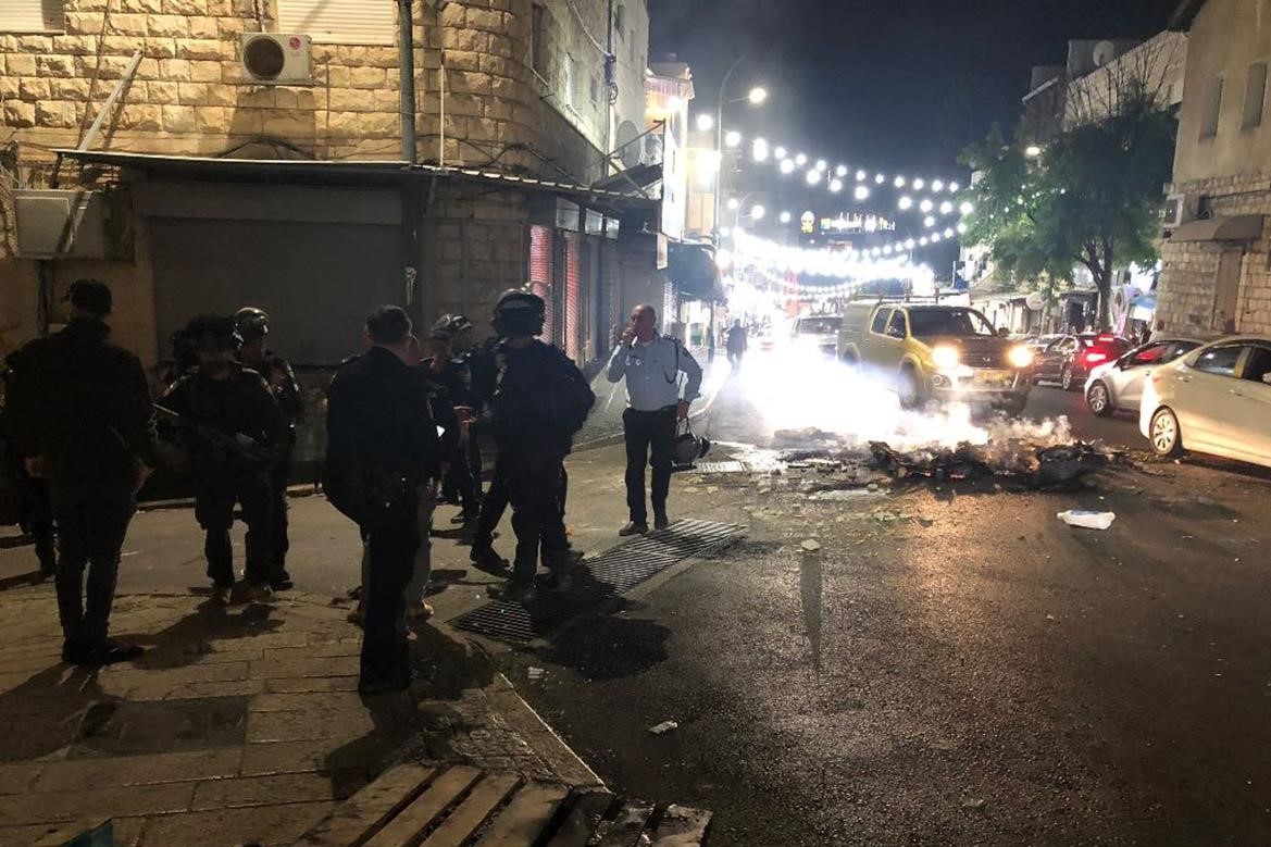 الشرطة الإسرائيلية تقمع وقفة نصرة للأقصى في الناصرة (تصوير: وفا)