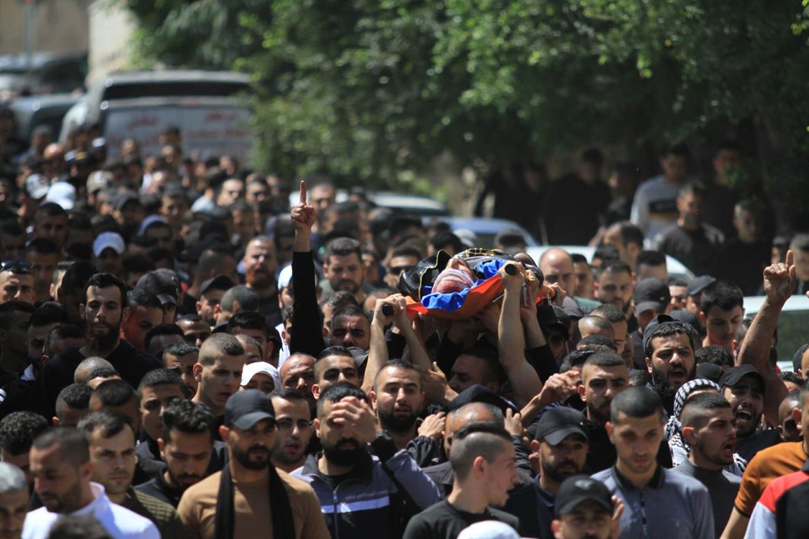 تشييع جثمان الشهيد أحمد السعدي إلى مثواه الأخير (عدسة: عدي دعيبس/ وفا)
