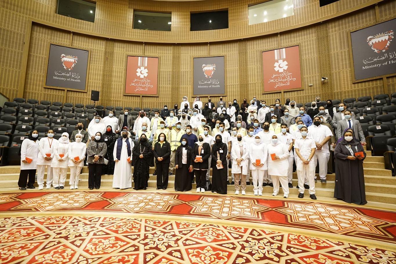 طواقم طبية بحرينية 