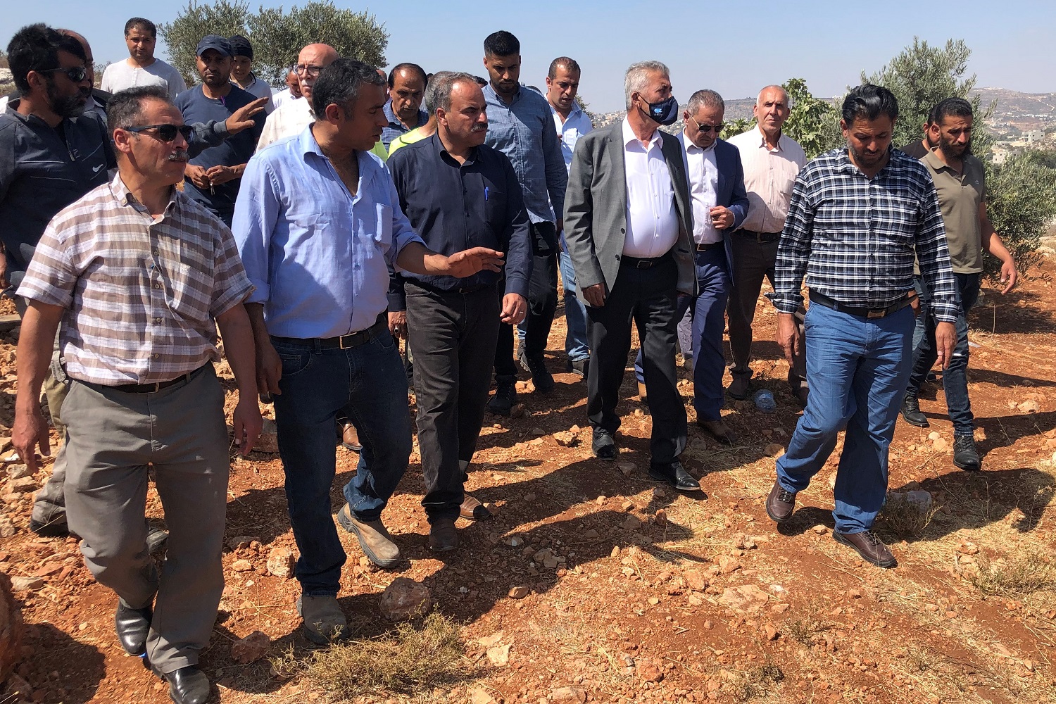 جانب من جولة وزير الحكم المحلي مجدي الصالح في منطقة جبل صبيح