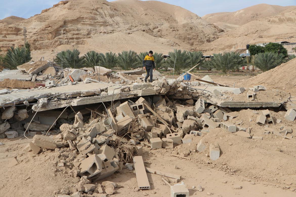 قوات الاحتلال الإسرائيلي تهدم منزلين للمواطن حمدان العجلوني في قرية الديوك التحتا غرب أريحا (عدسة: سليمان أبو سرور/وفا)