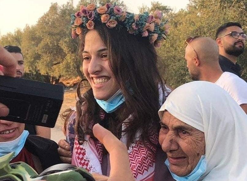 الأسيرة ليان كايد لحظة الإفراج عنها من سجون الاحتلال