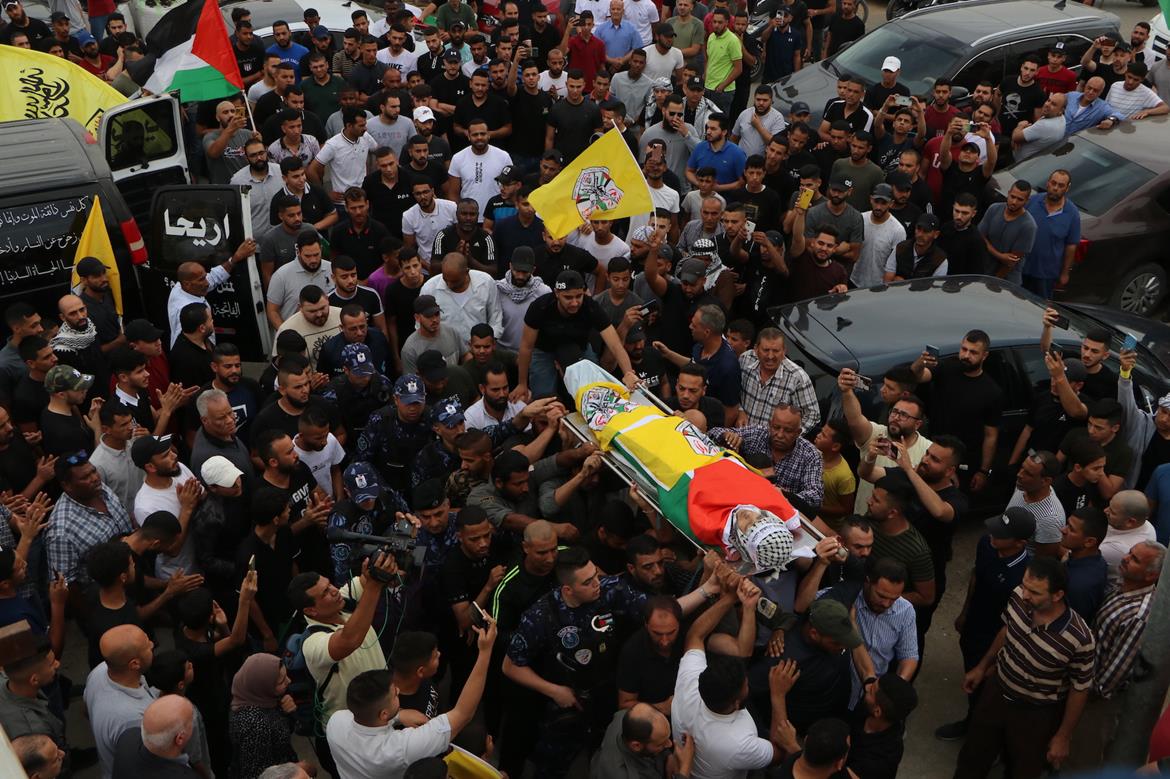 تشييع جثمان الشهيد أحمد إبراهيم عويدات  إلى مثواه الأخير في أريحا (تصوير: سليمان أبو سرور/وفا)