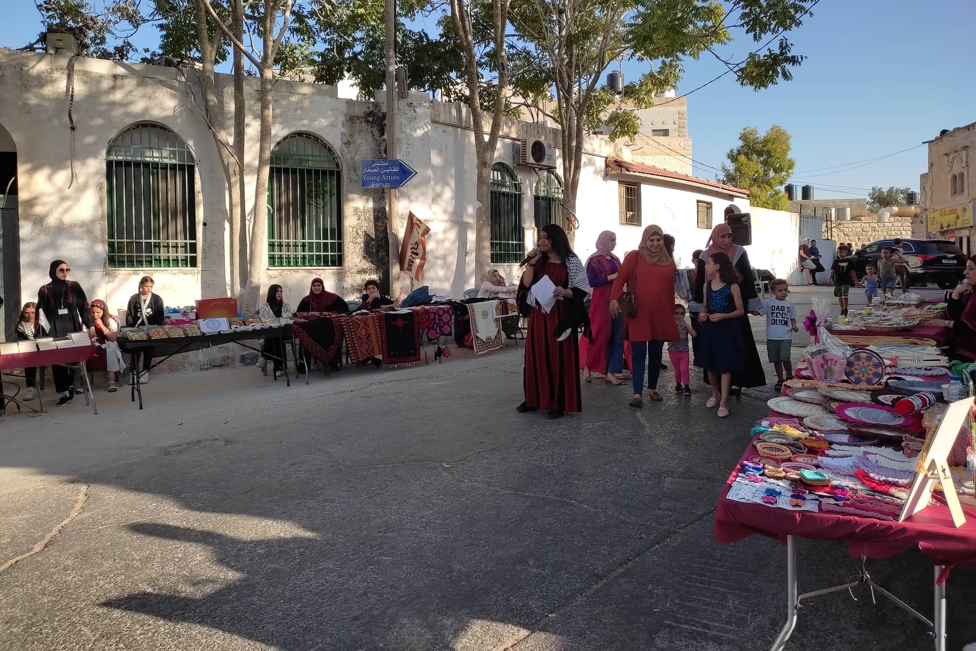 جانب من فعاليات سوق بيتونيا الشعبي