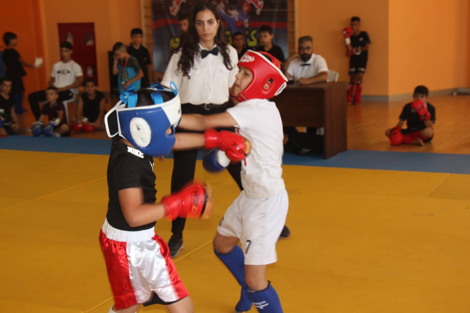 جانب من اللقاءات في البطولة