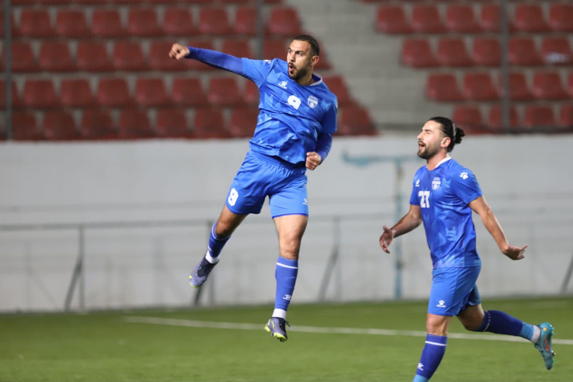 محمد مراعبة يحلق مع "هلال القدس" في صدارة دوري المحترفين لكرة القدم