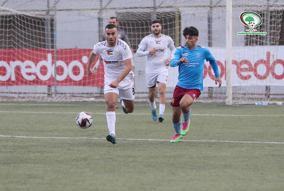 جانب من مباراة "شباب الخليل" و"ثقافي طولكرم" على استاد هواري بومدين في بلدة دورا جنوب الخليل