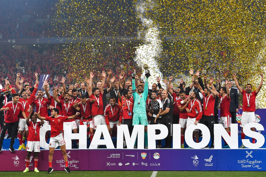 تتويج الأهلي باللقب- تصوير أ ف ب