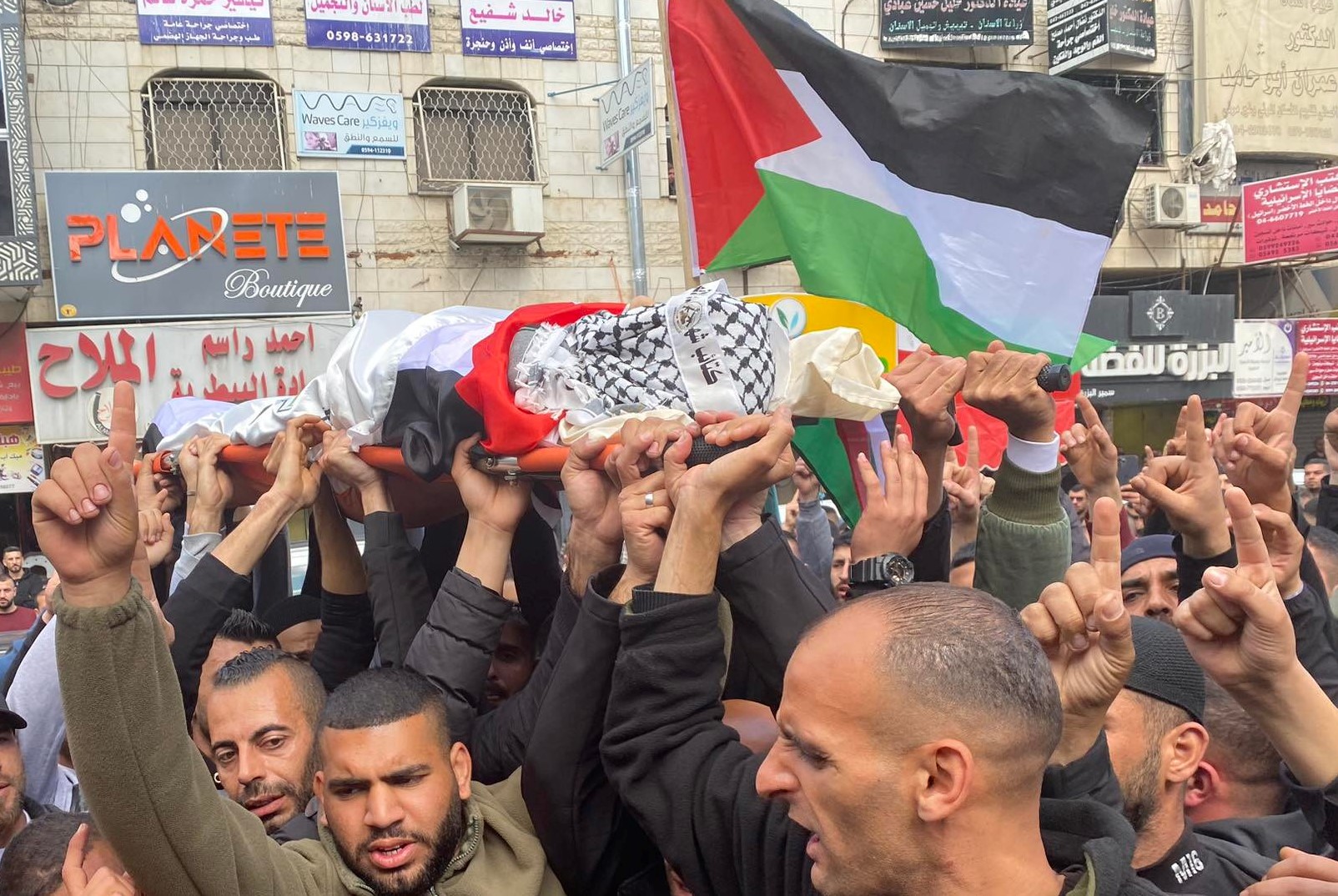 جانب من تشييع جثمان الشهيد الطفل وليد نصار (عدسة: ثائر أبو بكر/ وفا)