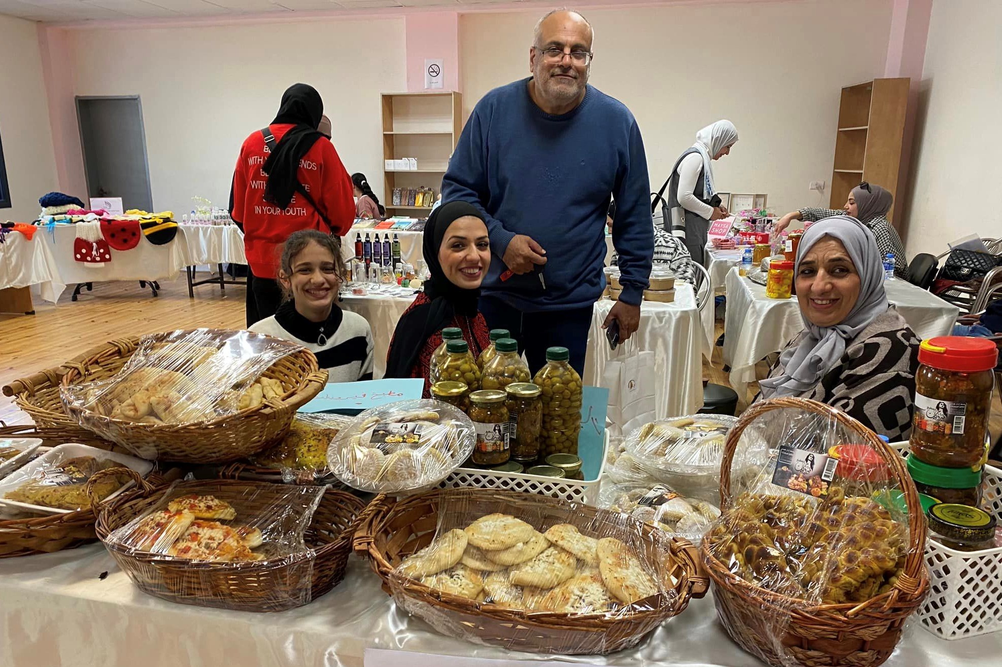 جانب من البازار (تصوير: ثائر أبو بكر/وفا)