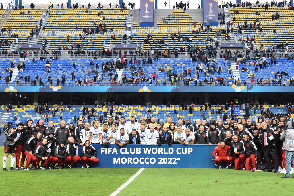 "فلامنغو" البرازيلي بعد تتويجه بميداليات المركز الثالث (تصوير: أ ف ب)