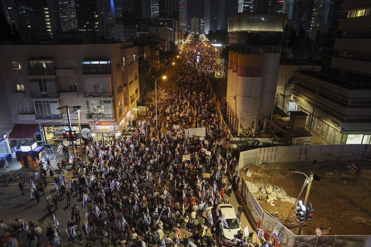 جانب من التظاهرة في تل أبيب (تصوير: أ ف ب)