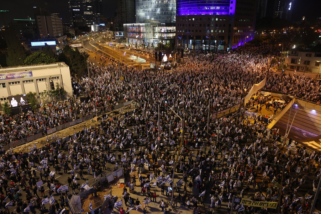 جانب من التظاهرة في تل أبيب (تصوير: أ ف ب)