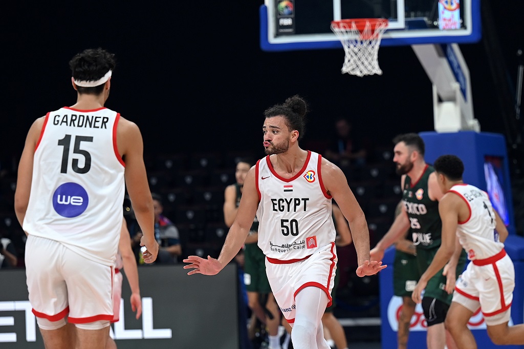 جانب من مباراة المنتخب المصري مع نظيره المكسيكي (تصوير: أ ف ب)