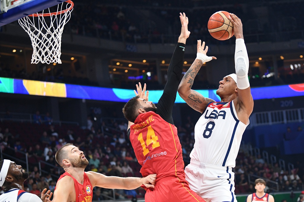 جانب من مباراة الولايات المتحدة والجبل الأسود (تصوير: أ ف ب)