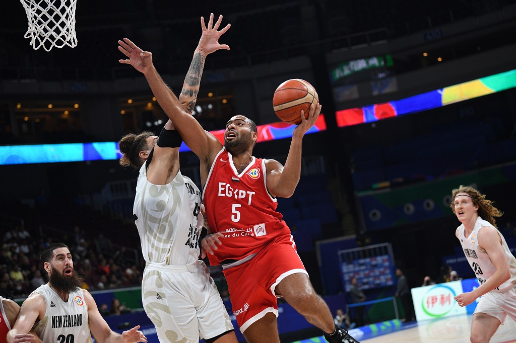 جانب من مباراة مصر ونيوزيلندا (تصوير: أ ف ب)