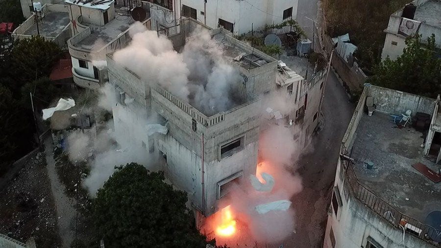 لحظة تفجير منزل عائلة الشهيد محمد صوف
