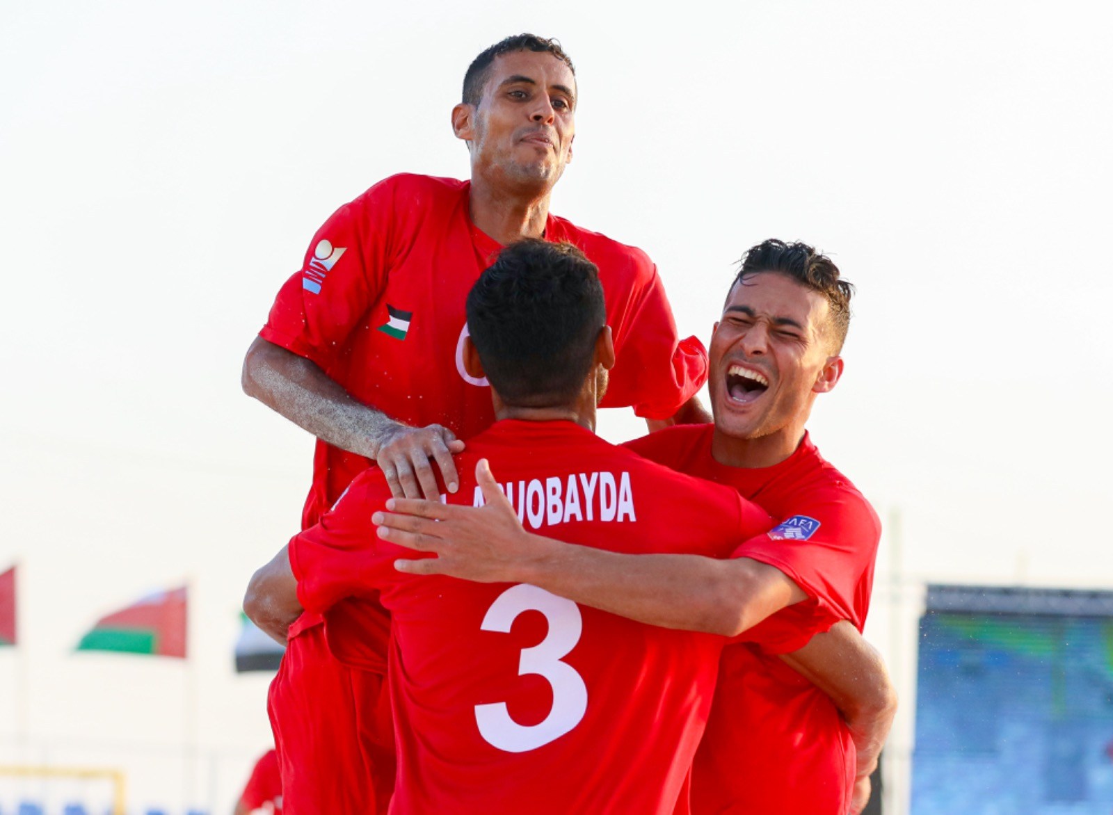 فرحة لاعبي "الفدائي" بالتأهل للدور نصف النهائي من بطولة كأس العرب لكرة القدم الشاطئية