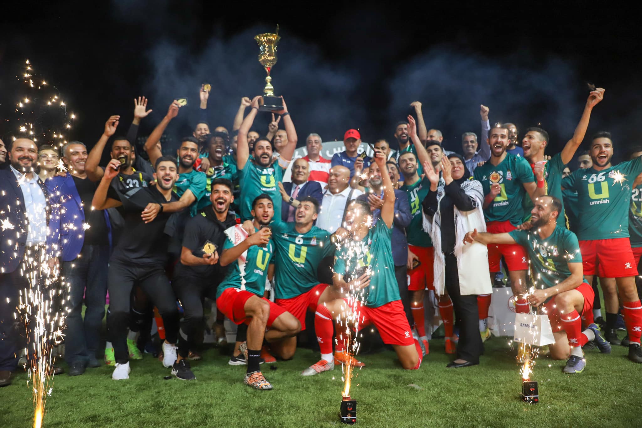 نادي الوحدات الأردني يحتفل بتتويجه باللقب 