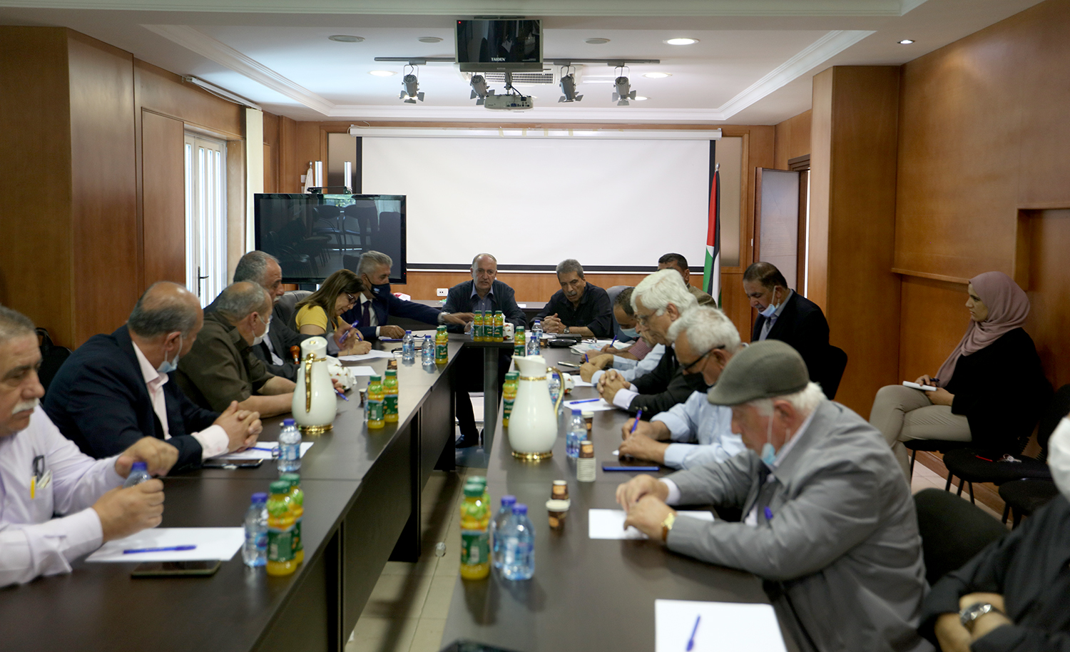 الاجتماع الذي دعت له دائرة التنظيمات الشعبية في منظمة التحرير (عدسة:مصطفى ابودية/وفا)