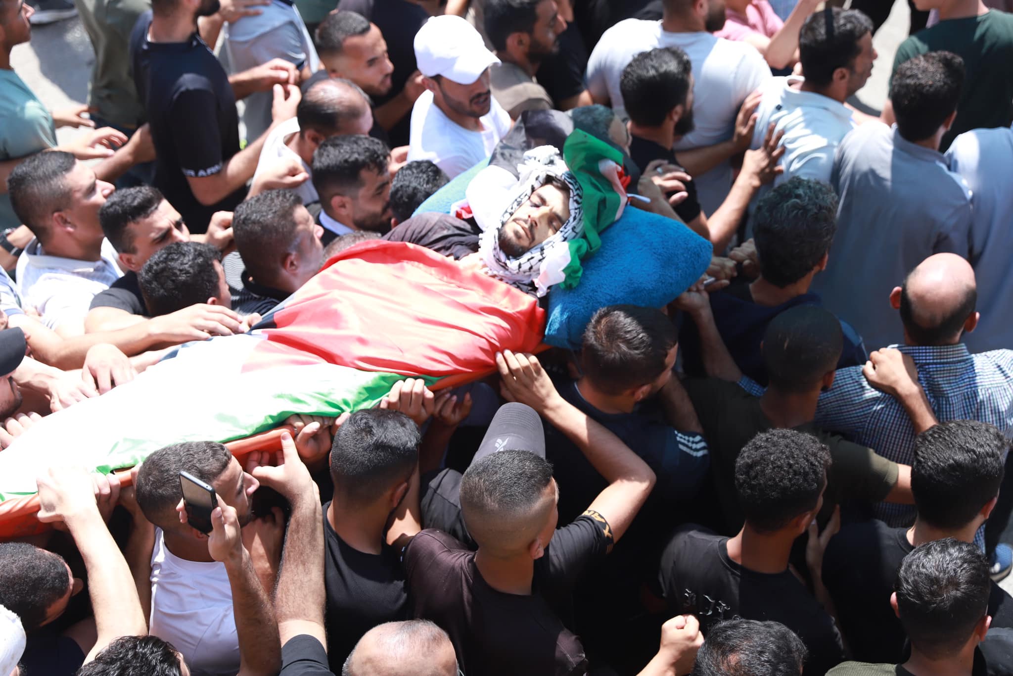 جانب من تشييع جثمان الشهيد عبد الرحيم فايز غنام في عقابا