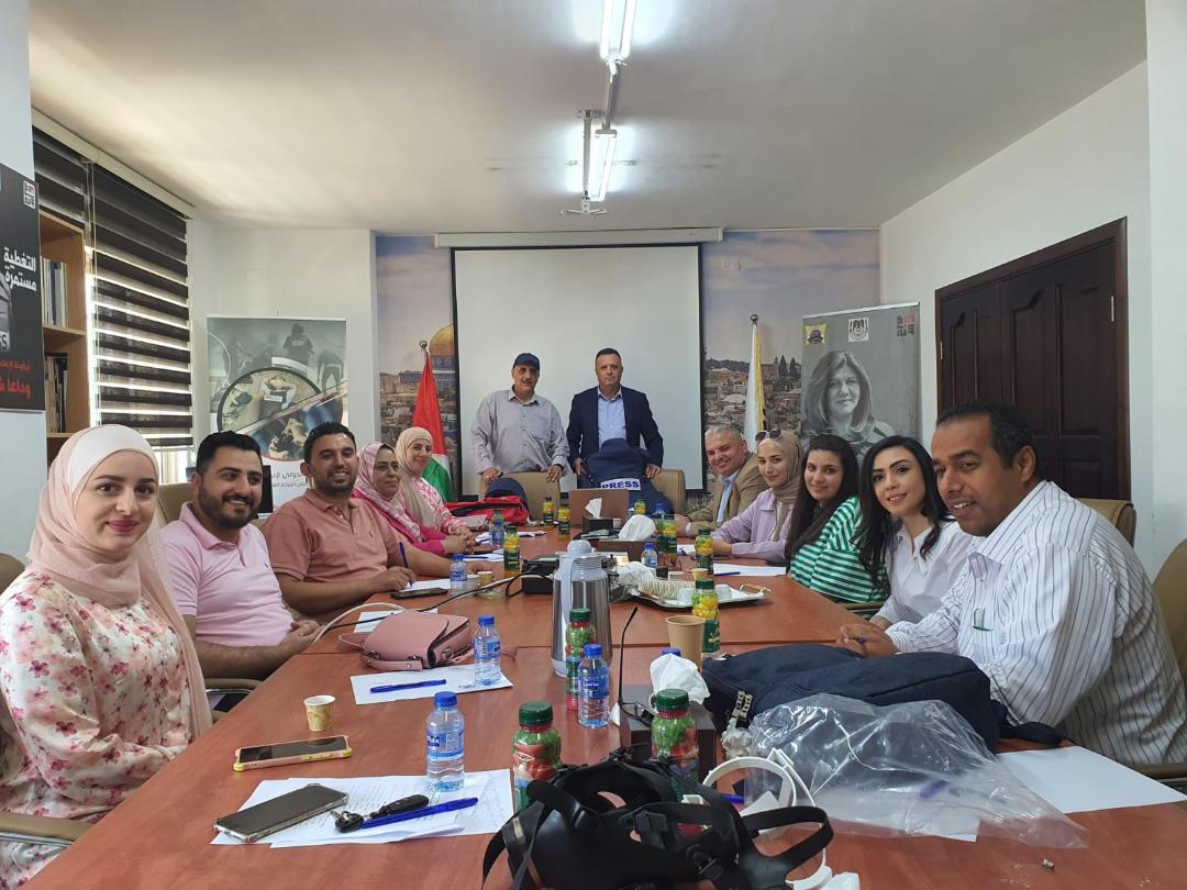 رام الله- نقابة الصحفيين تختتم دورة في السلامة المهنية للصحفيين الاستقصائيين