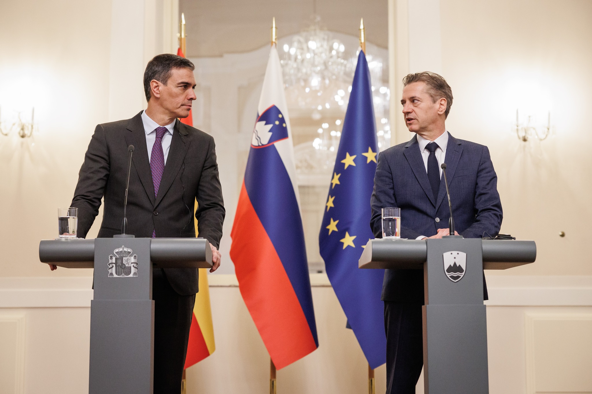 جانب من المؤتمر الصحفي  