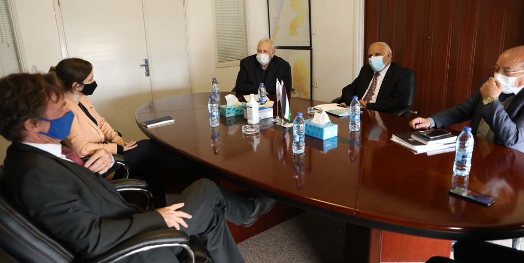 لقاء لجنة الانتخابات