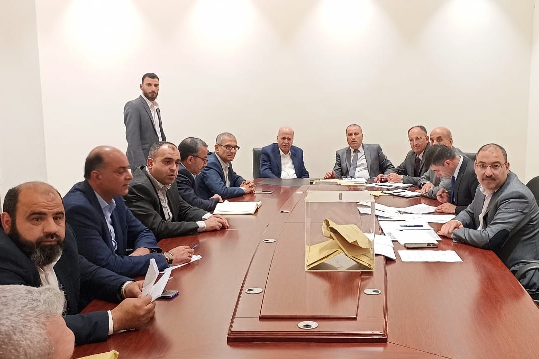 جانب من فتح العطاء