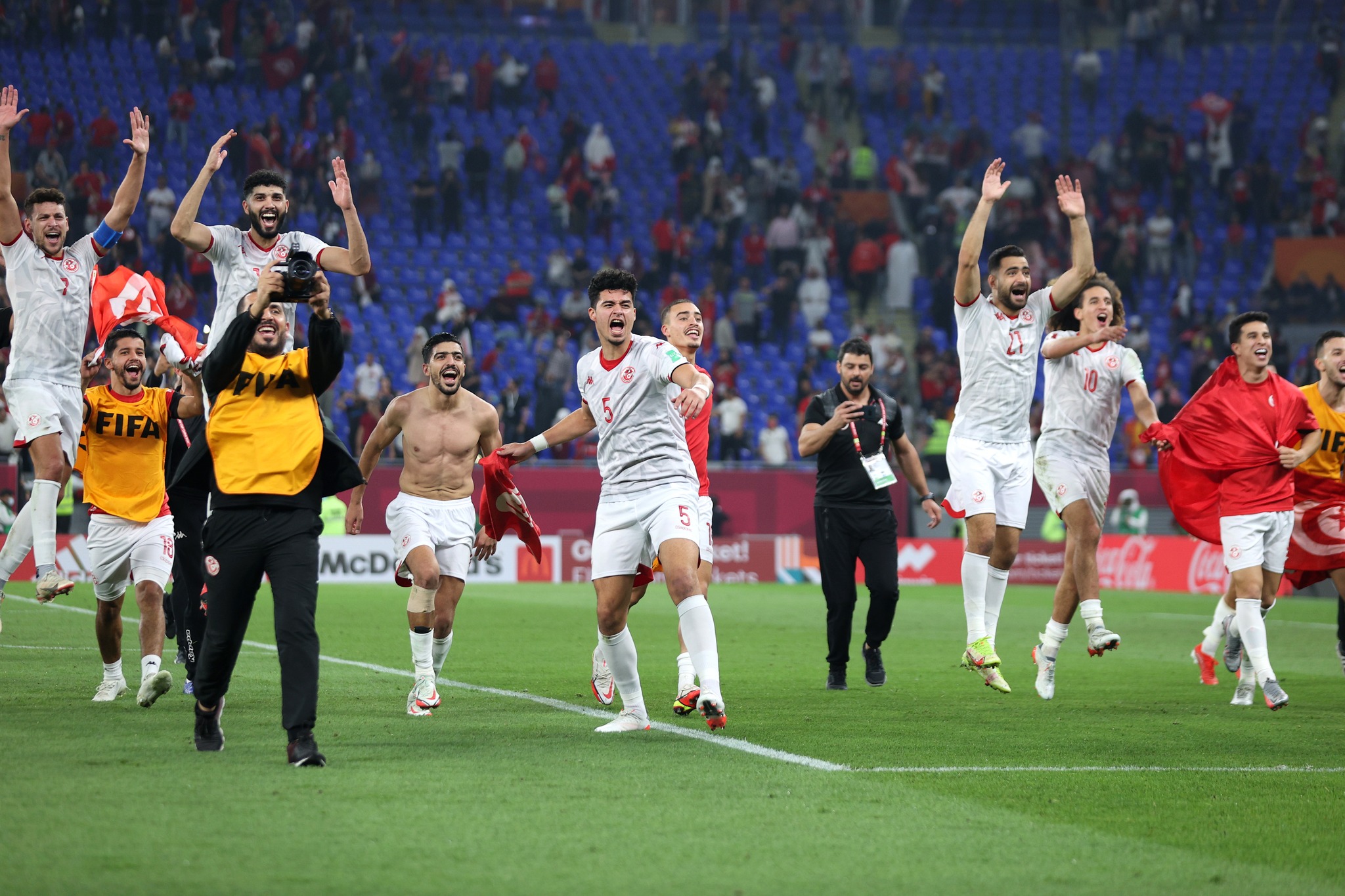 فرحة المنتخب التونسي بالتأهل للمباراة النهائية