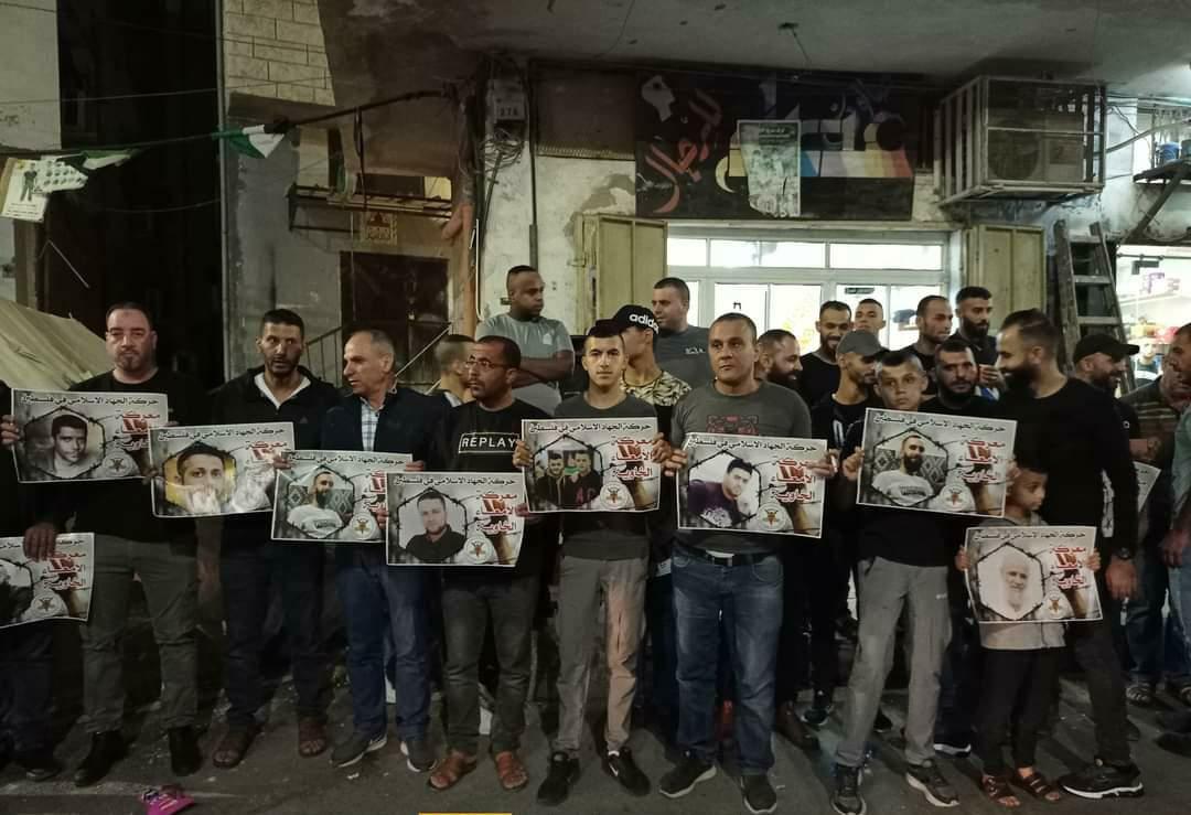 جانب من وقفة الدعم والإسناد في مخيم جنين