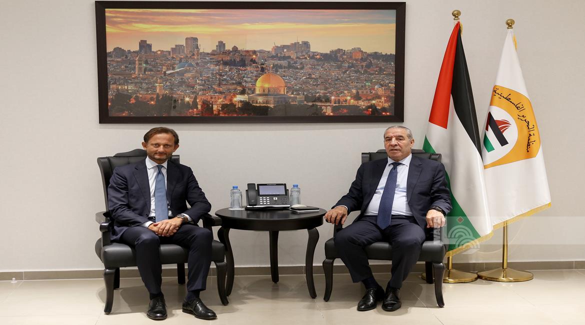 الشيخ خلال لقائه القنصل الايطالي العام 