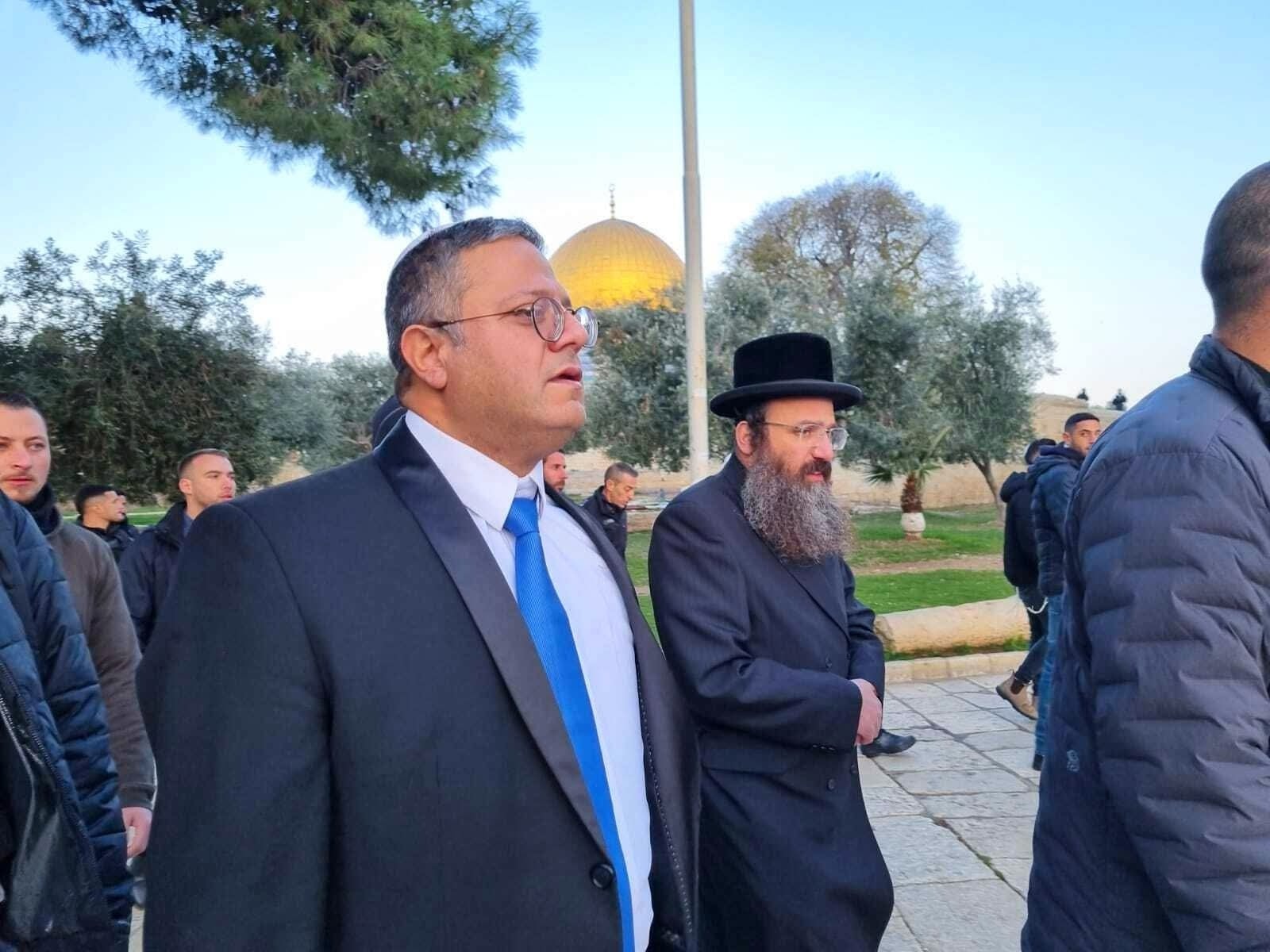 المتطرف بن غفير يقود اقتحامات المستعمرين للمسجد الأقصى 