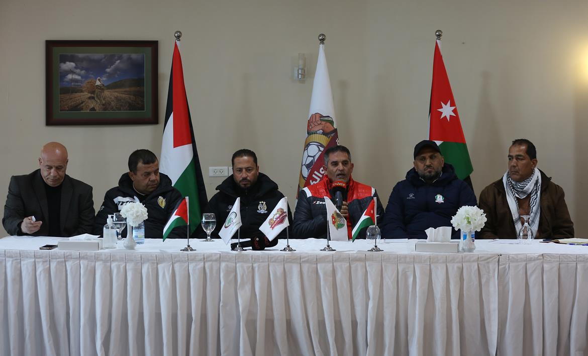 مؤتمر صحفي في رام الله لمدربي الأندية المشاركة في بطولة "القدس والكرامة"- (تصوير: حمزة شلش/وفا)