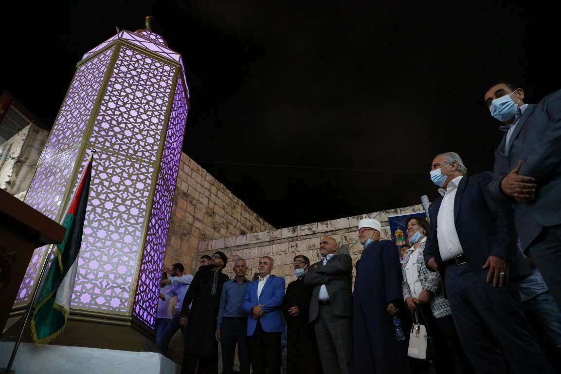 جانب من إضاءة فانوس رمضان في الزبابدة (تصوير - عدي دعيبس/وفا)