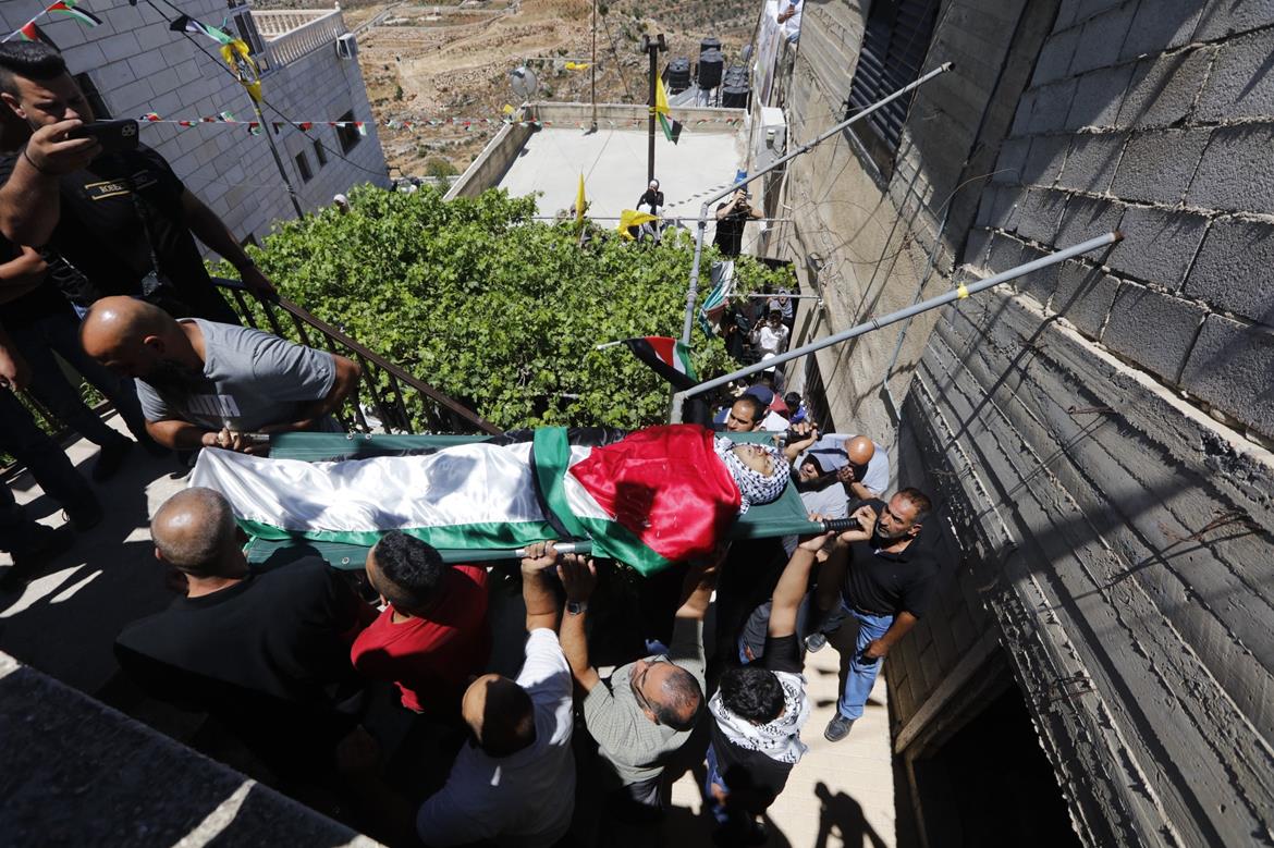 جانب من التشييع (عدسة: بهاء نصر/وفا)