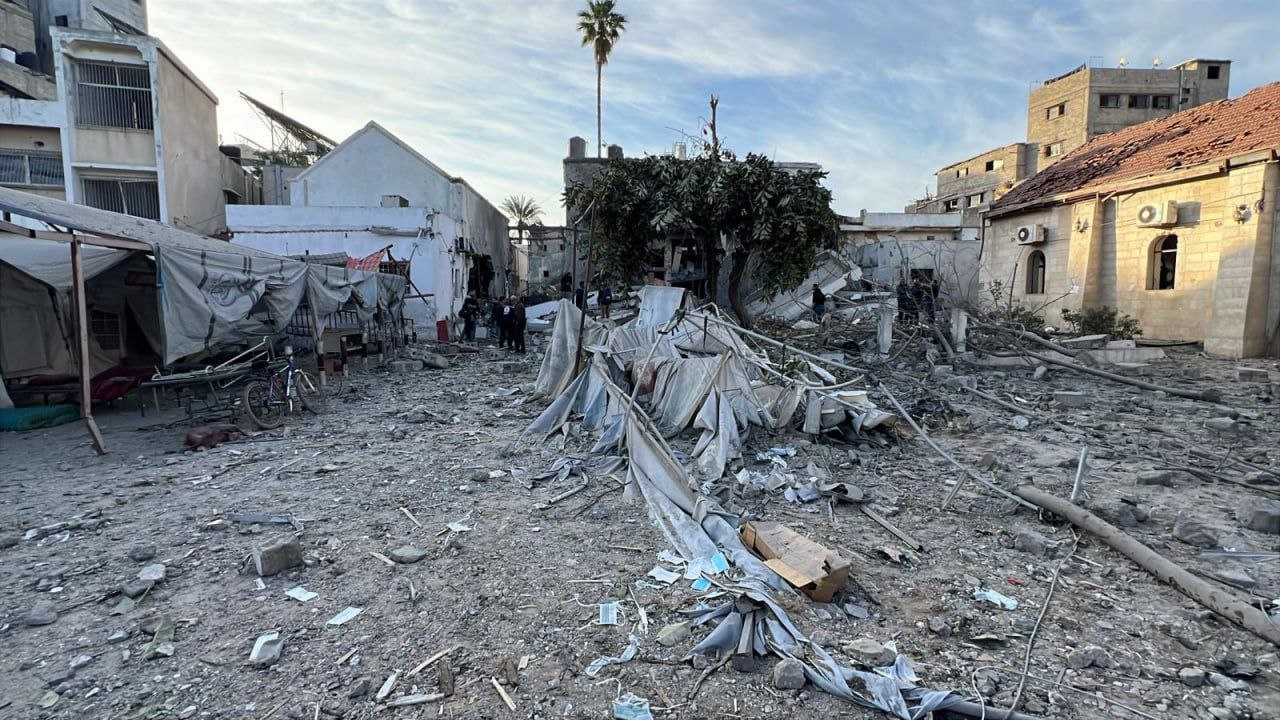 استهداف مبنى الاستقبال والطوارئ في المستشفى المعمداني واخراجه عن الخدمة