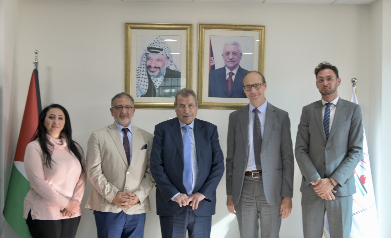 جانب من لقاء القنصل البلجيكي العام في القدس ويلفريد بفيفر