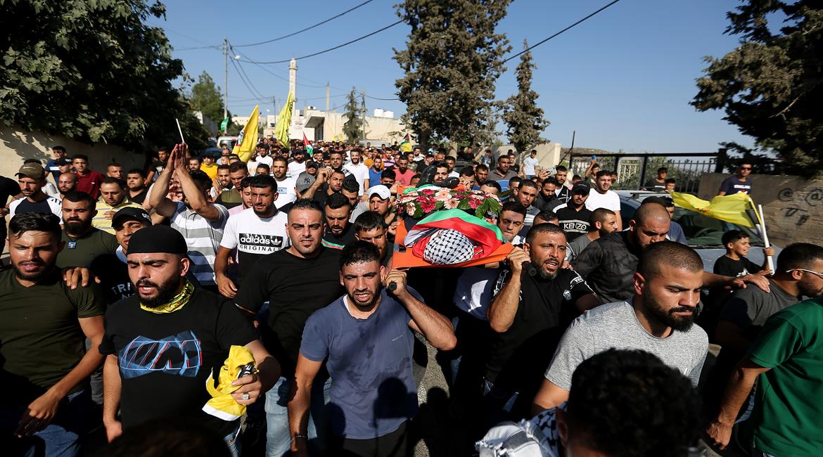 جانب من تشييع جثمان الشهيد يوسف محارب (عدسة: حذيفة سرور/وفا)