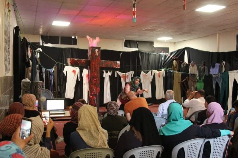 مشهد من إحدى المسرحيتين