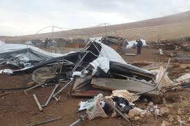 مشهد يصور خربة حمصة بعد هدمها (وفا)