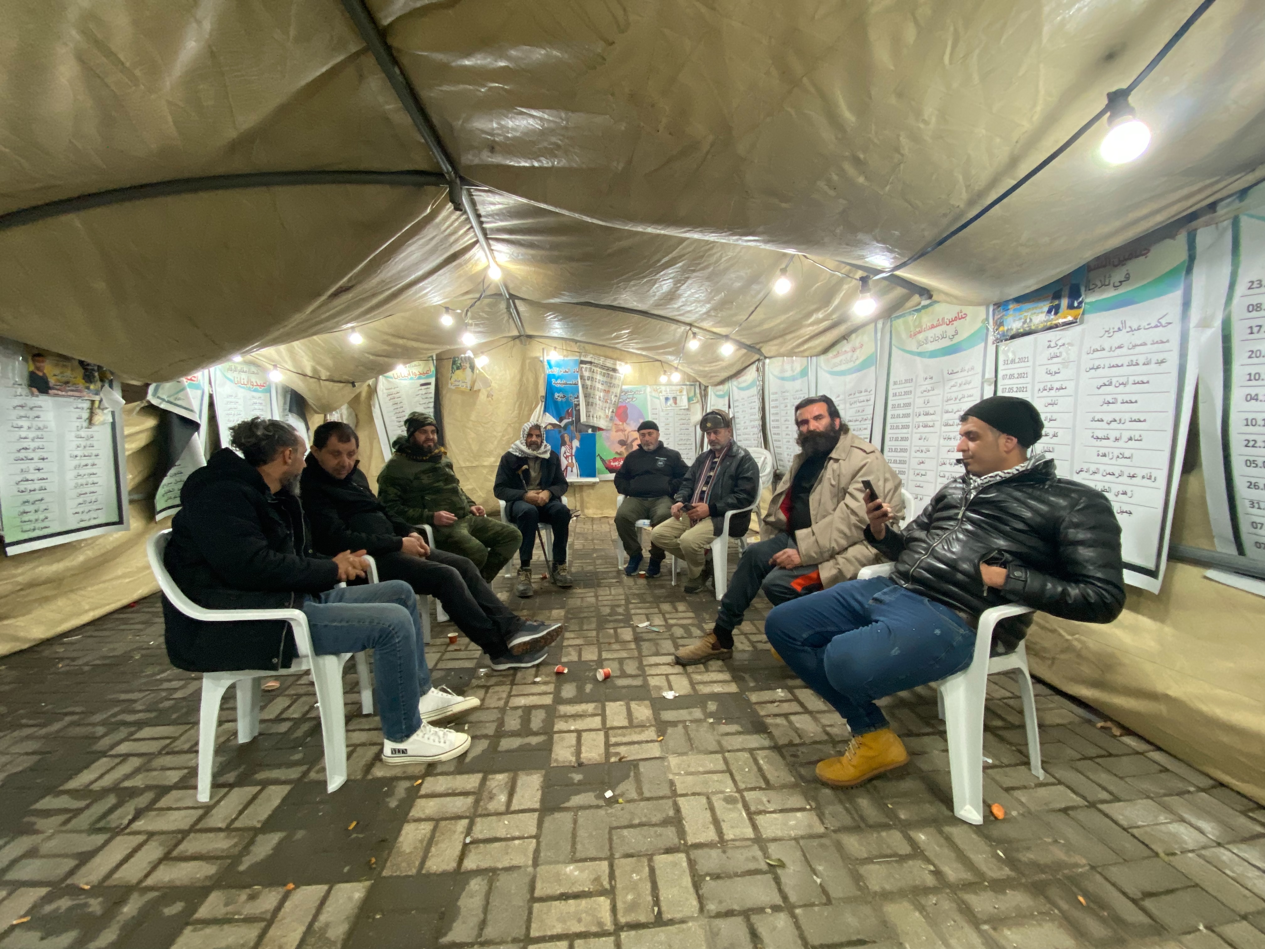 جانب من الوقفة. (عدسة: ثائر أبو بكر/وفا)