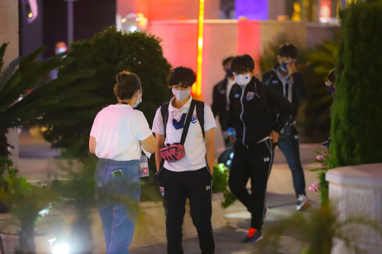 جانب من وصول البعثتين إلى الفندق في رام الله