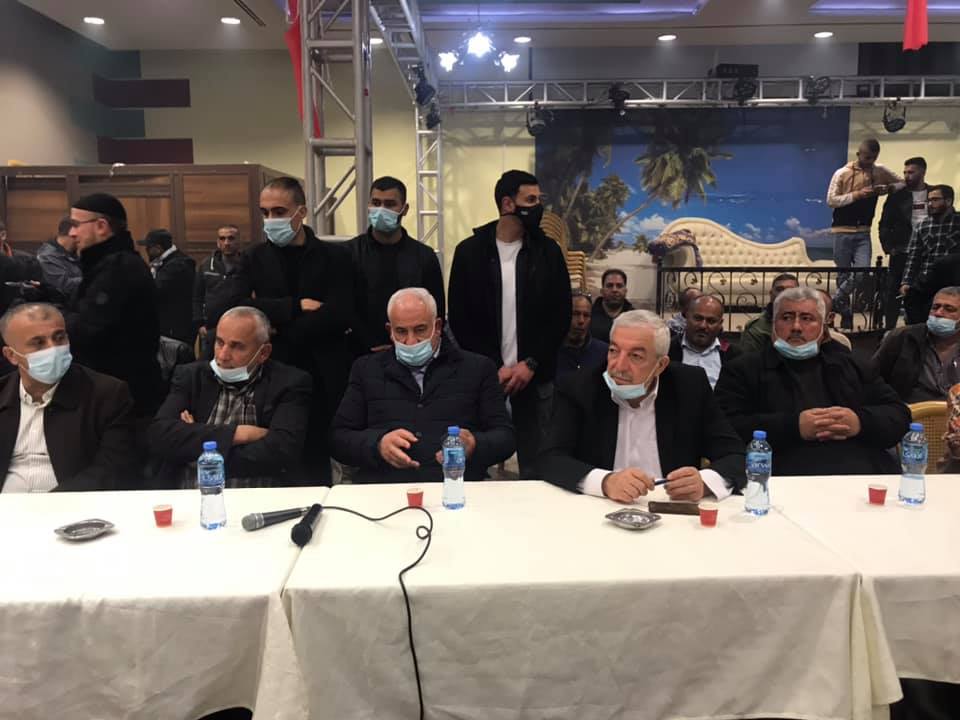 جانب من اللقاءات التي أجراها العالول مع أبناء الكادر الفتحاوي. (عدسة: ثائر أبو بكر/ وفا)