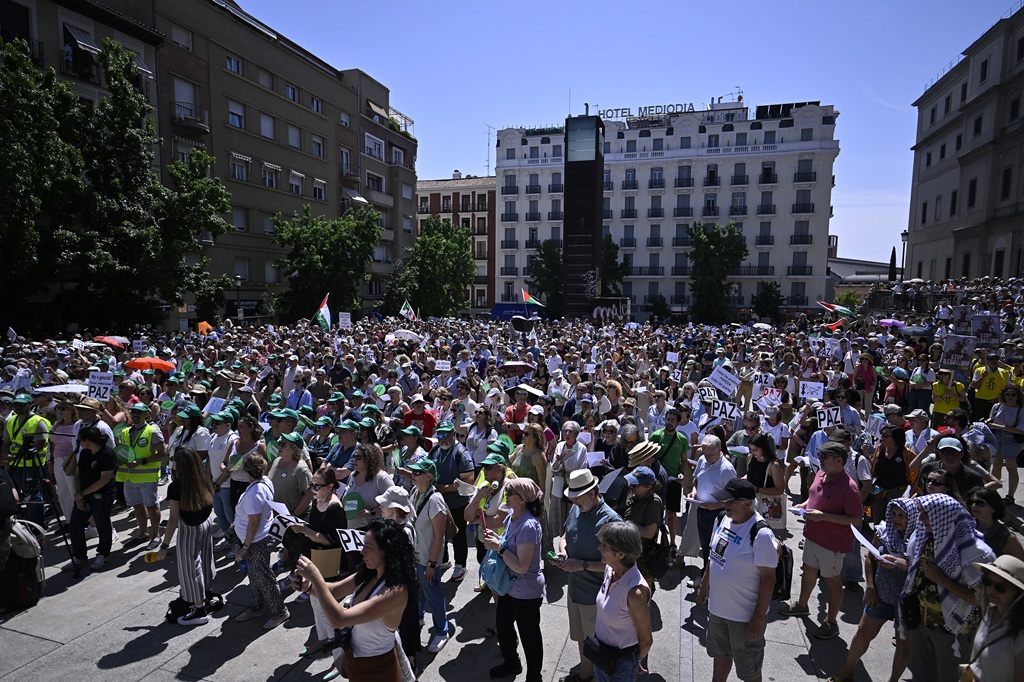 جانب من التظاهرة في العاصمة الإسبانية مدريد (الأناضول)