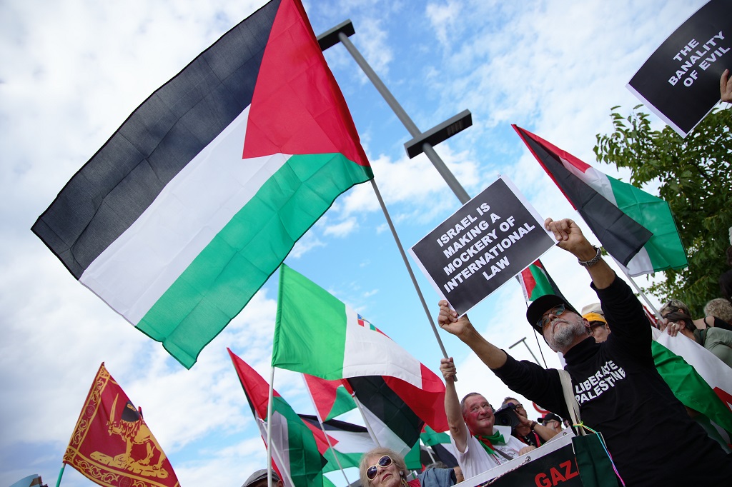 تظاهرة في مدينة البندقية الإيطالية (الأناضول)