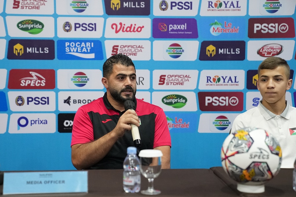 المدير الفني للمنتخب لؤي الصالحي يتحدث خلال المؤتمر الصحفي الخاص بالمباراة 