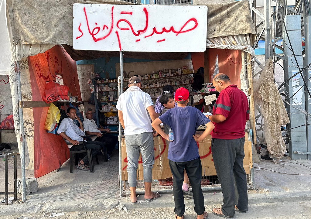 شح الأدوية في صيدليات غزة (أرشيف: الأناضول)